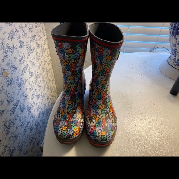 bobs rain boots dogs